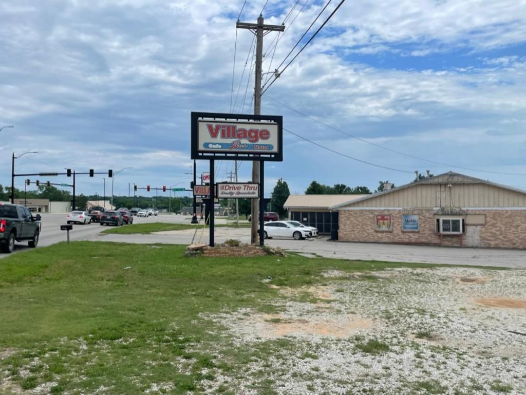 Village Inn エイダ エクステリア 写真
